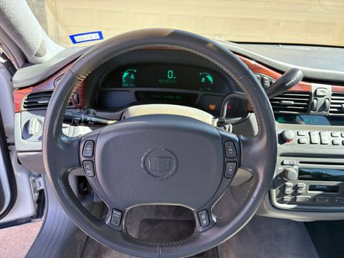 Used 2003 Cadillac De Ville Sedan image 9