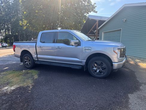 Used 2022 Ford F150 Lightning Lariat w/ Equipment Group 511A High AWD/4WD image 2