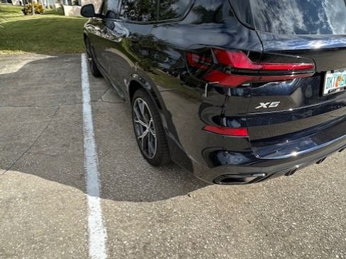 Used 2025 BMW X5 xDrive50e w/ M Sport Package image 5