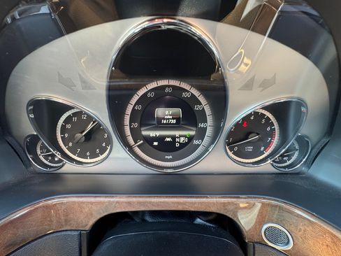 Used 2013 Mercedes-Benz E 350 Sedan image 17