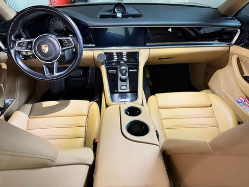 Used 2018 Porsche Panamera 4S image 19