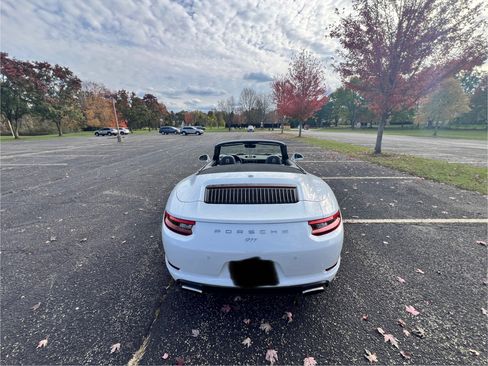 Used 2017 Porsche 911 Carrera image 9
