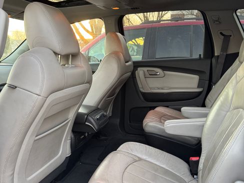 Used 2010 Chevrolet Traverse LTZ image 10
