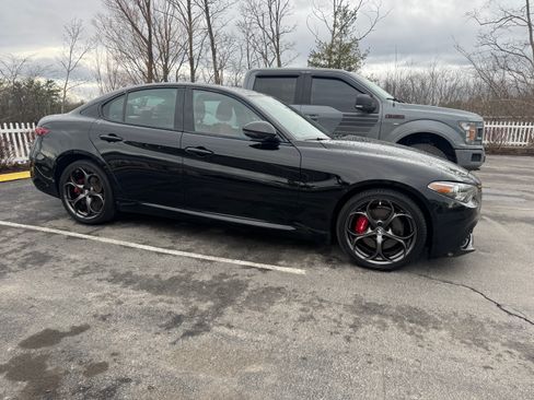 Used 2021 Alfa Romeo Giulia Ti Sport image 14