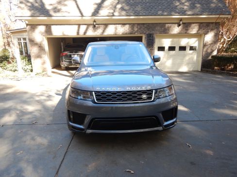 Used 2019 Land Rover Range Rover Sport HSE image 2