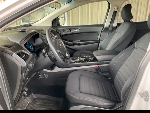 Used 2017 Ford Edge SE image 11