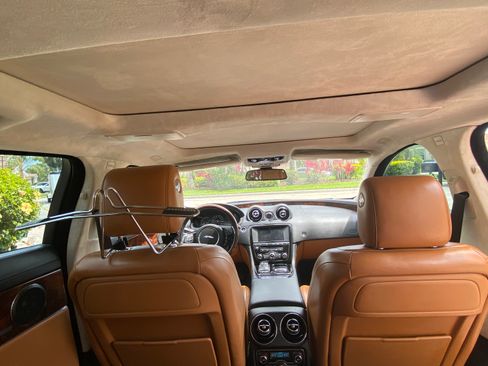 Used 2016 Jaguar XJ L Supercharged image 11