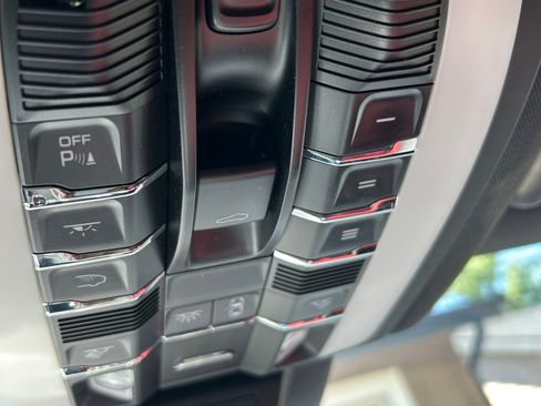 Used 2021 Porsche Macan AWD/4WD image 11