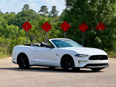 Used 2021 Ford Mustang GT Premium w/ Equipment Group 401A RWD image 4
