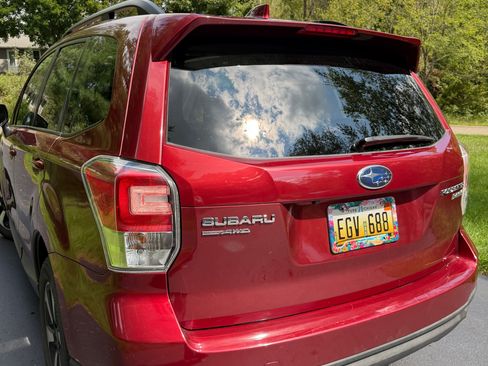 Used 2017 Subaru Forester 2.5i Premium w/ All-Weather Package AWD/4WD image 5