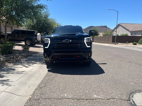 Used 2025 Chevrolet Silverado 2500 LT w/ Trail Boss Package AWD/4WD image 5