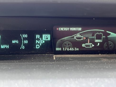 Used 2015 Toyota Prius Two image 10