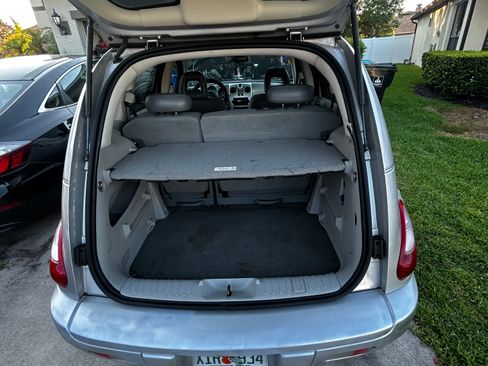 Used 2009 Chrysler PT Cruiser Touring FWD image 8