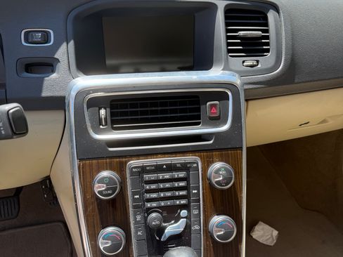 Used 2012 Volvo S60 T5 FWD image 10
