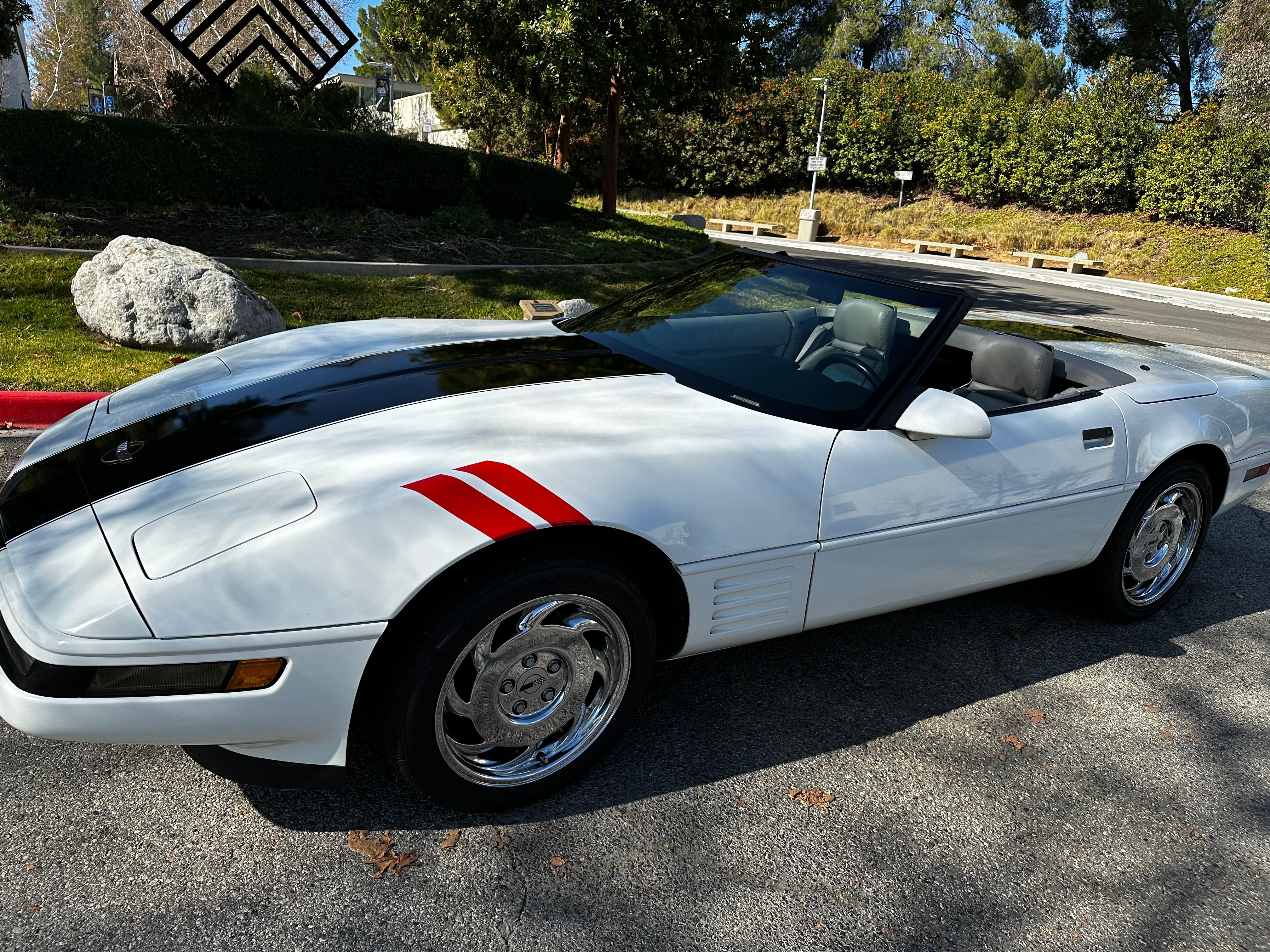 Used 1992 Chevrolet Corvette Convertible RWD image 1