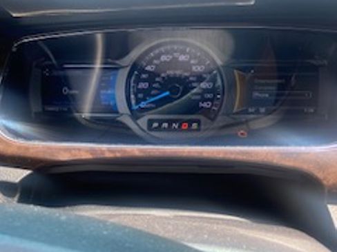 Used 2019 Ford Taurus Limited FWD image 4