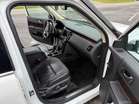 Used 2019 Ford Flex Limited image 12