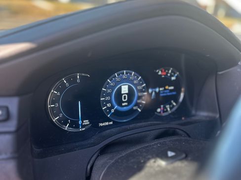 Used 2017 Cadillac Escalade Luxury image 9