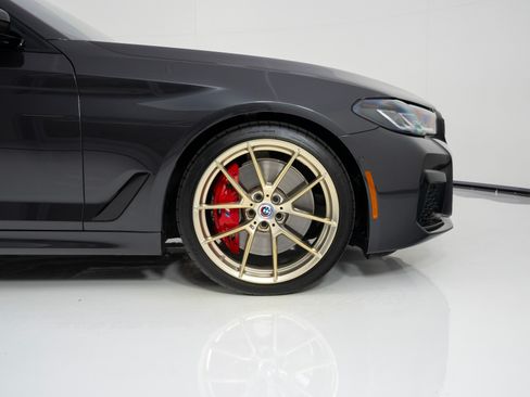Used 2023 BMW M550i xDrive w/ Executive Package image 17