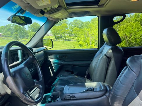 Used 2002 Chevrolet Avalanche 4x4 w/ Off-Road Suspension Pkg image 11