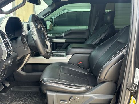 Used 2018 Ford F150 Lariat w/ Equipment Group 502A Luxury AWD/4WD image 11