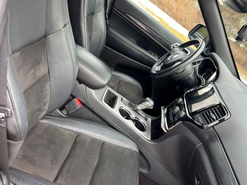 Used 2019 Jeep Grand Cherokee Altitude image 14