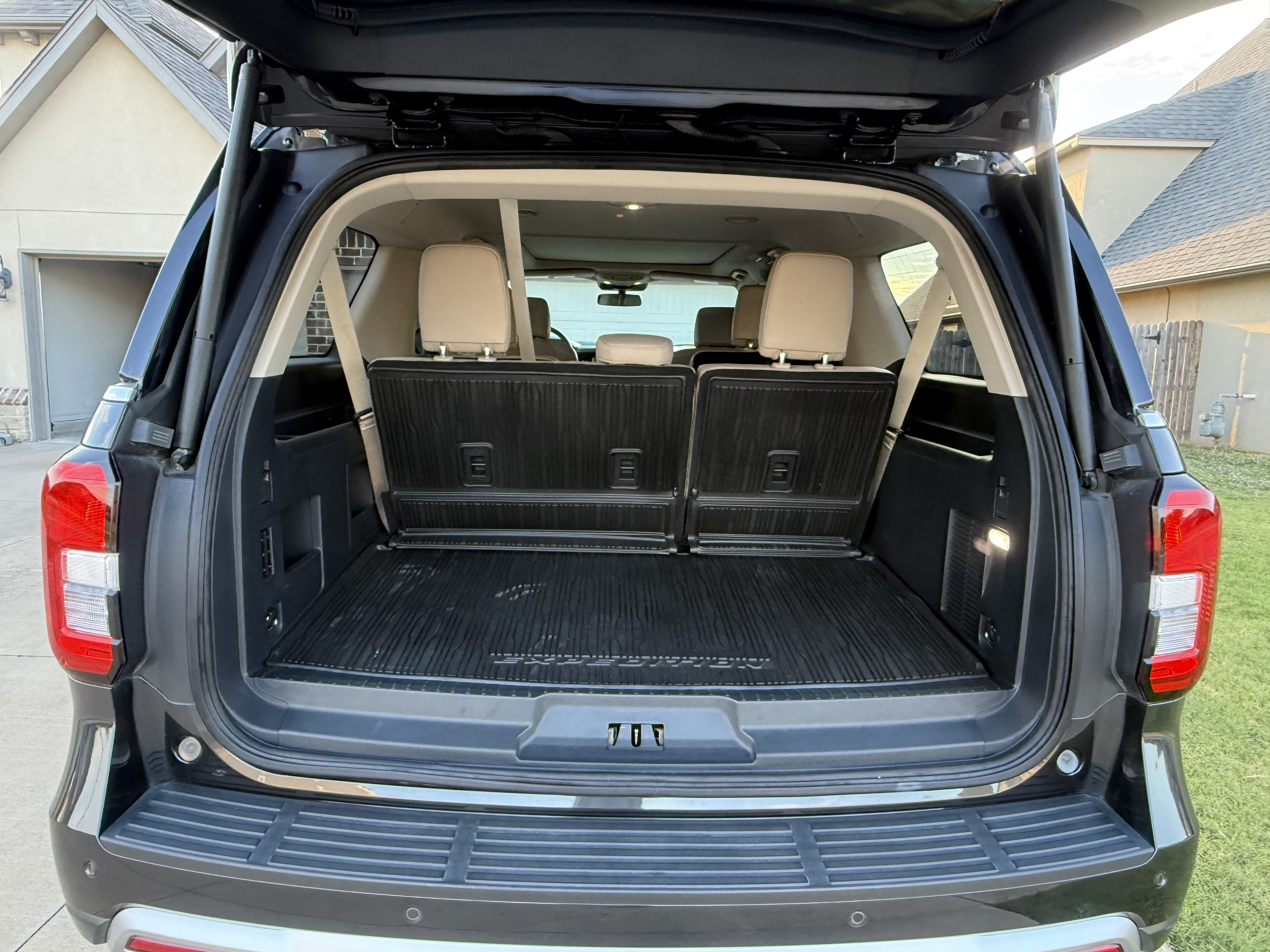 Used 2023 Ford Expedition Max XLT AWD/4WD image 14