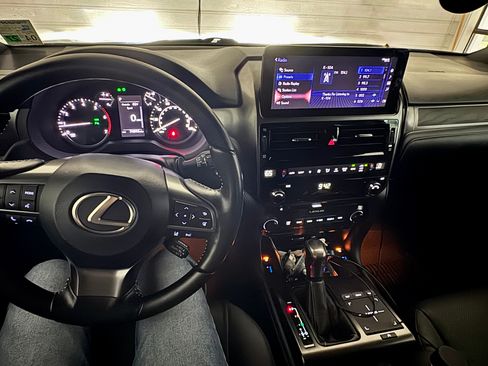 Used 2022 Lexus GX 460 w/ Black Line Special Edition AWD/4WD image 9
