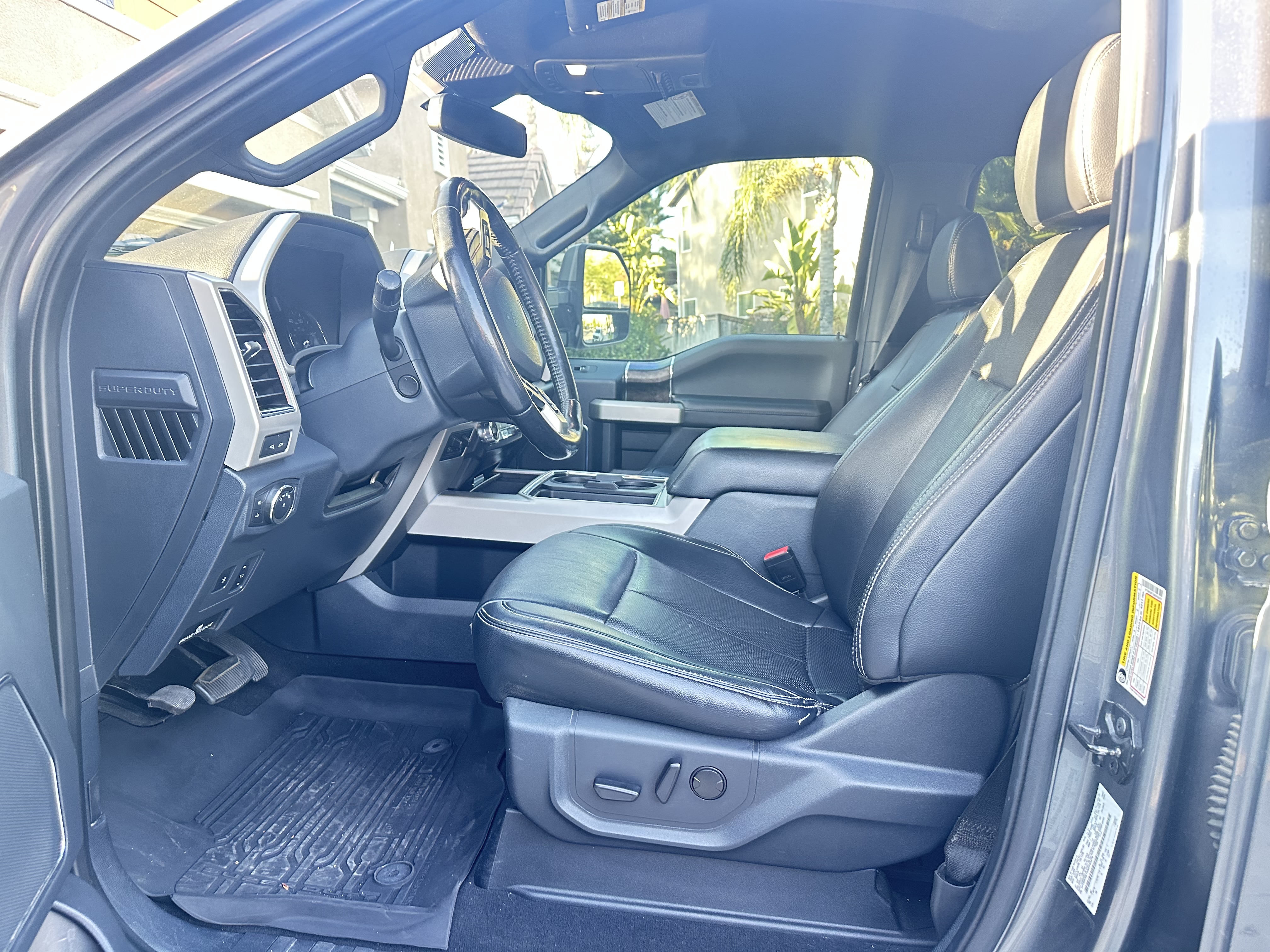 Used 2022 Ford F350 Lariat w/ Lariat Ultimate Package AWD/4WD image 12