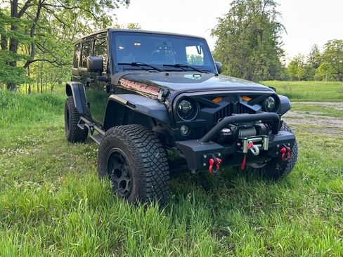 Used 2015 Jeep Wrangler Unlimited Sport w/ Quick Order Package 24S AWD/4WD image 5