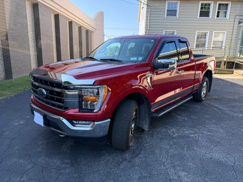 Used 2021 Ford F150 Lariat AWD/4WD image 1