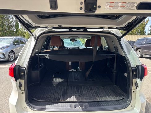 Used 2018 Toyota Highlander Limited image 12