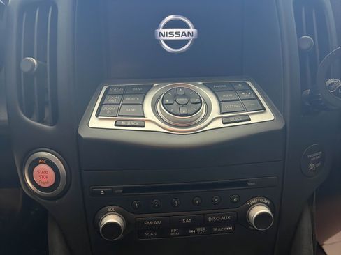 Used 2011 Nissan 370Z Touring w/ Sport Pkg image 9