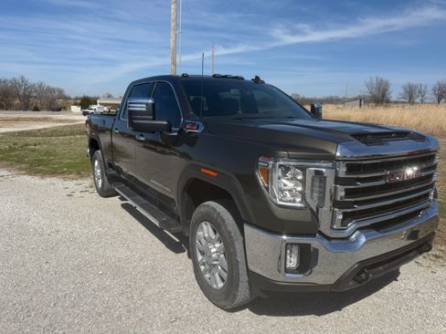 Used 2022 GMC Sierra 2500 SLT w/ SLT Convenience Package image 10