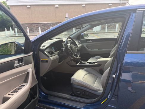 Used 2016 Hyundai Sonata Sport w/ Option Group 1V FWD image 6