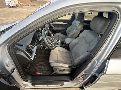 Used 2019 Audi SQ5 Prestige image 9