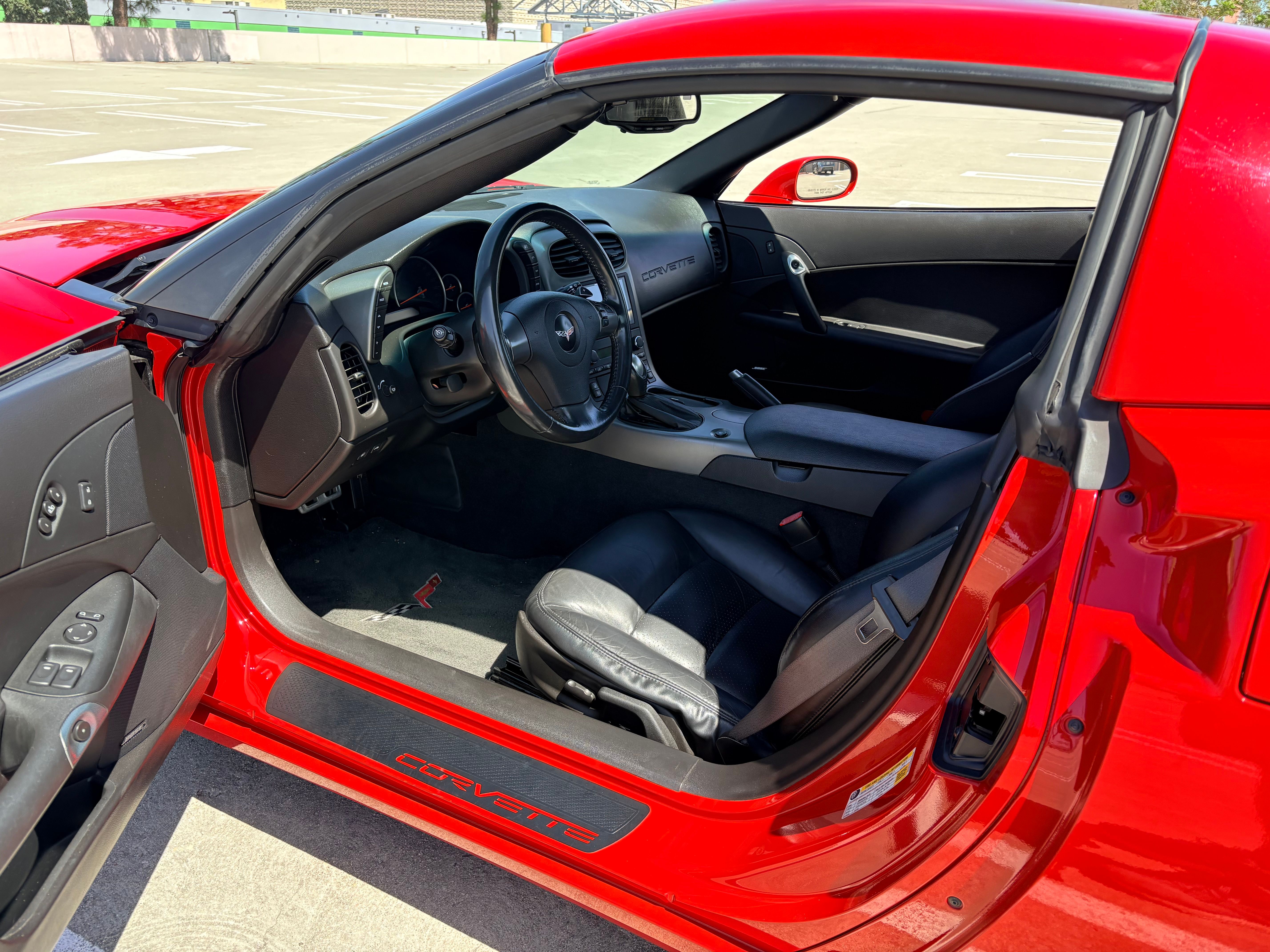 Used 2007 Chevrolet Corvette Coupe w/ Preferred Equipment Group RWD image 9