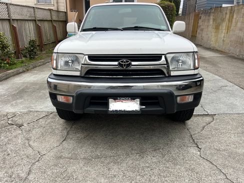 Used 2002 Toyota 4Runner SR5 AWD/4WD image 4