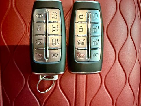 Used 2024 Genesis GV70 3.5T Sport w/ Sport Prestige Package image 23