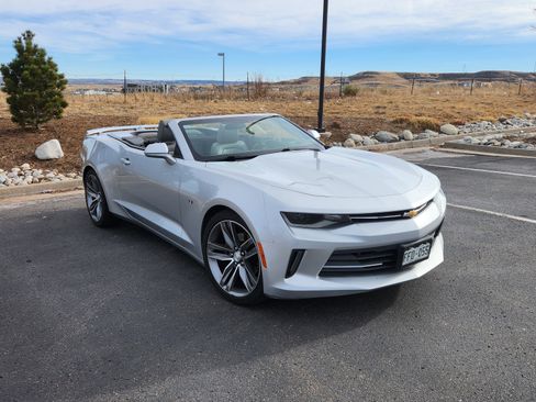 Used 2016 Chevrolet Camaro LT image 1