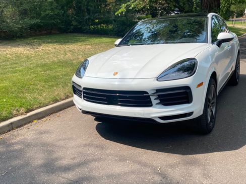 Used 2022 Porsche Cayenne Coupe AWD/4WD image 4