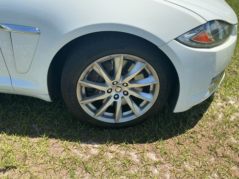 Used 2013 Jaguar XF RWD image 16