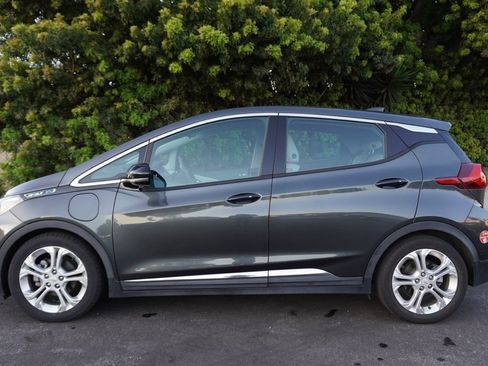 Used 2018 Chevrolet Bolt LT FWD image 11