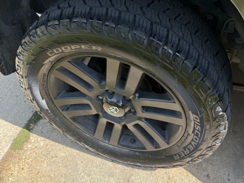 Used 2019 Toyota 4Runner Limited AWD/4WD image 10