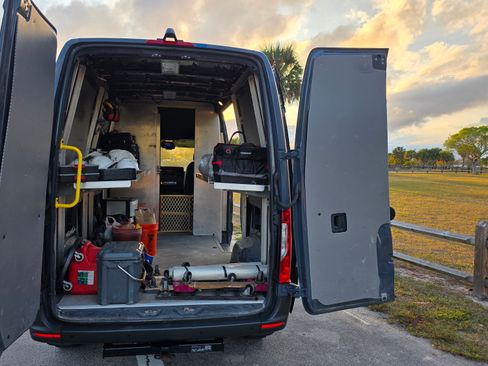 Used 2019 Mercedes-Benz Sprinter 144 image 4