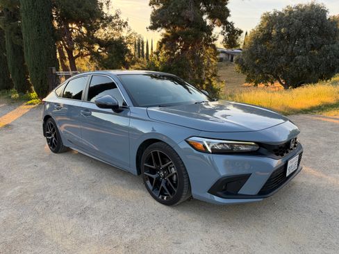 Used 2024 Honda Civic Sport Touring image 1