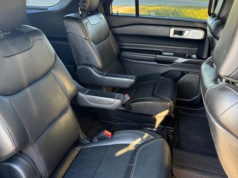 Used 2020 Ford Explorer ST w/ ST Street Pack image 9