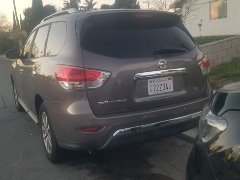 Used 2013 Nissan Pathfinder SV w/ Cargo Pkg image 4