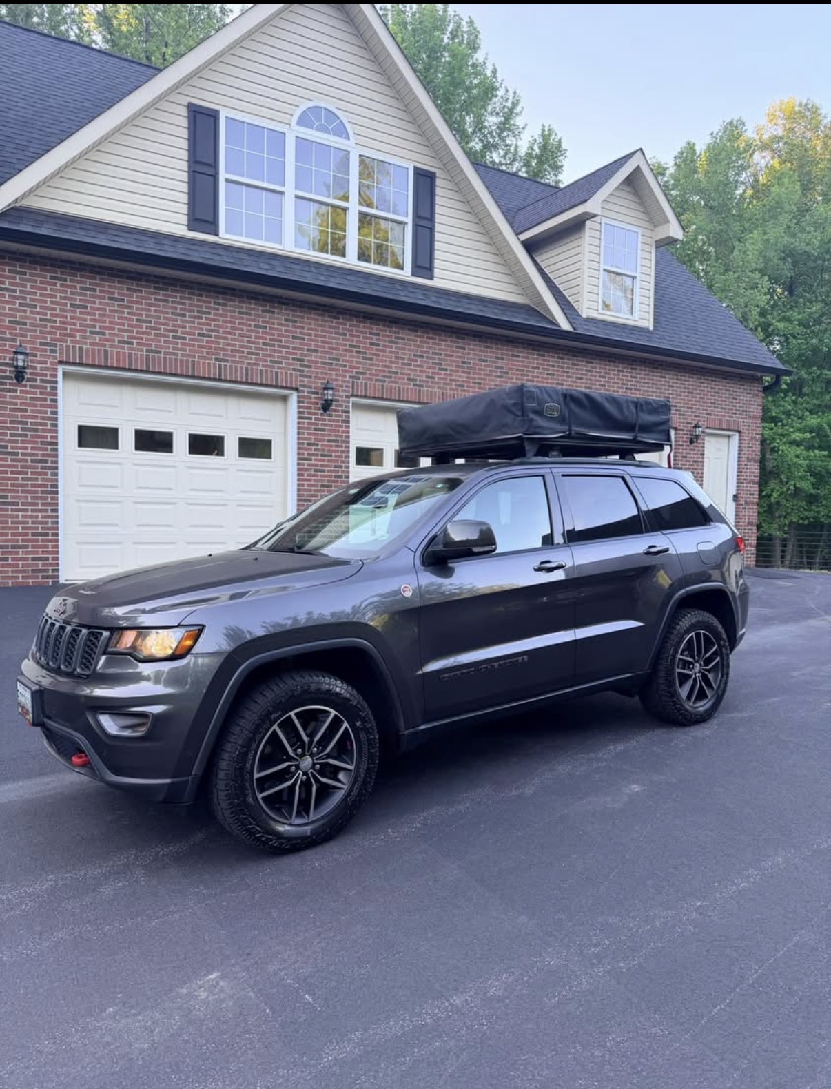 Used 2018 Jeep Grand Cherokee Trailhawk AWD/4WD image 1