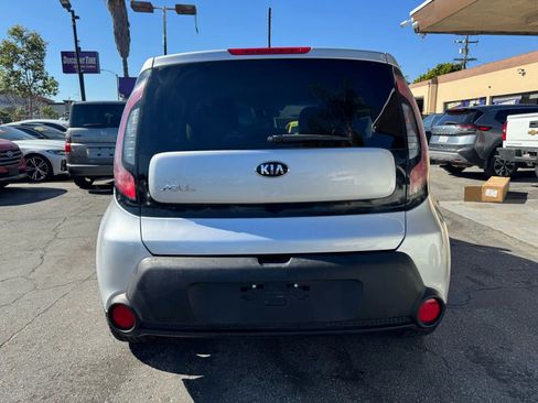 Used 2016 Kia Soul FWD image 9